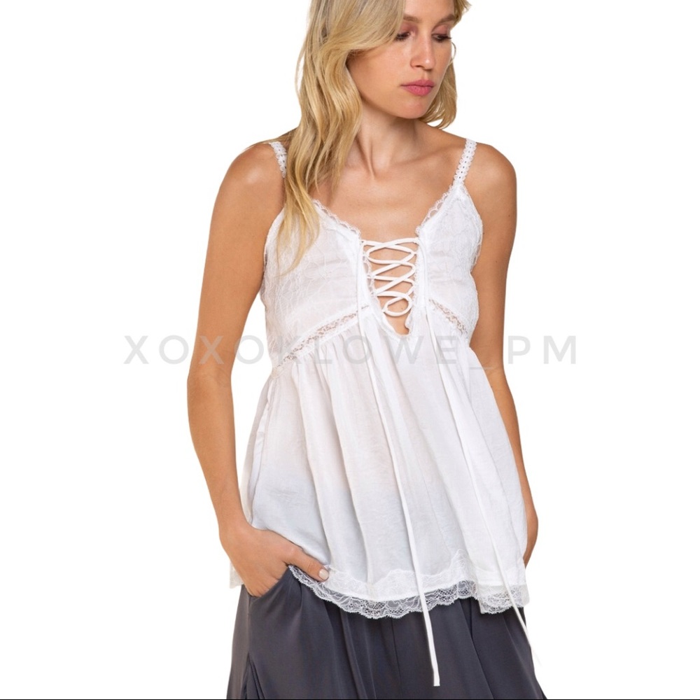 POL Off White Crinkle Satin Baby Doll Lace Up Top - Picture 11 of 12